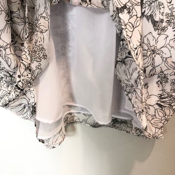 Violet and Claire Floral Tank - Picture 5 of 5